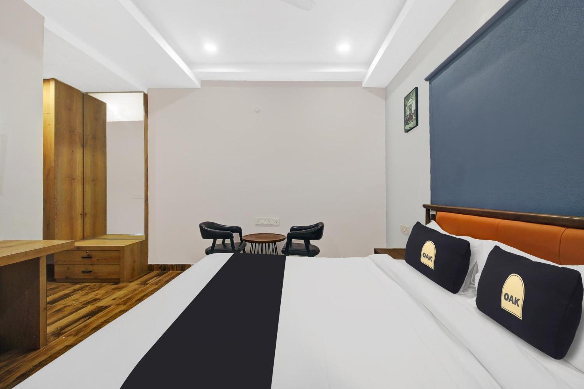 Super Townhouse Oak Hitec City Near Image Hospital حيدر أباد المظهر الخارجي الصورة