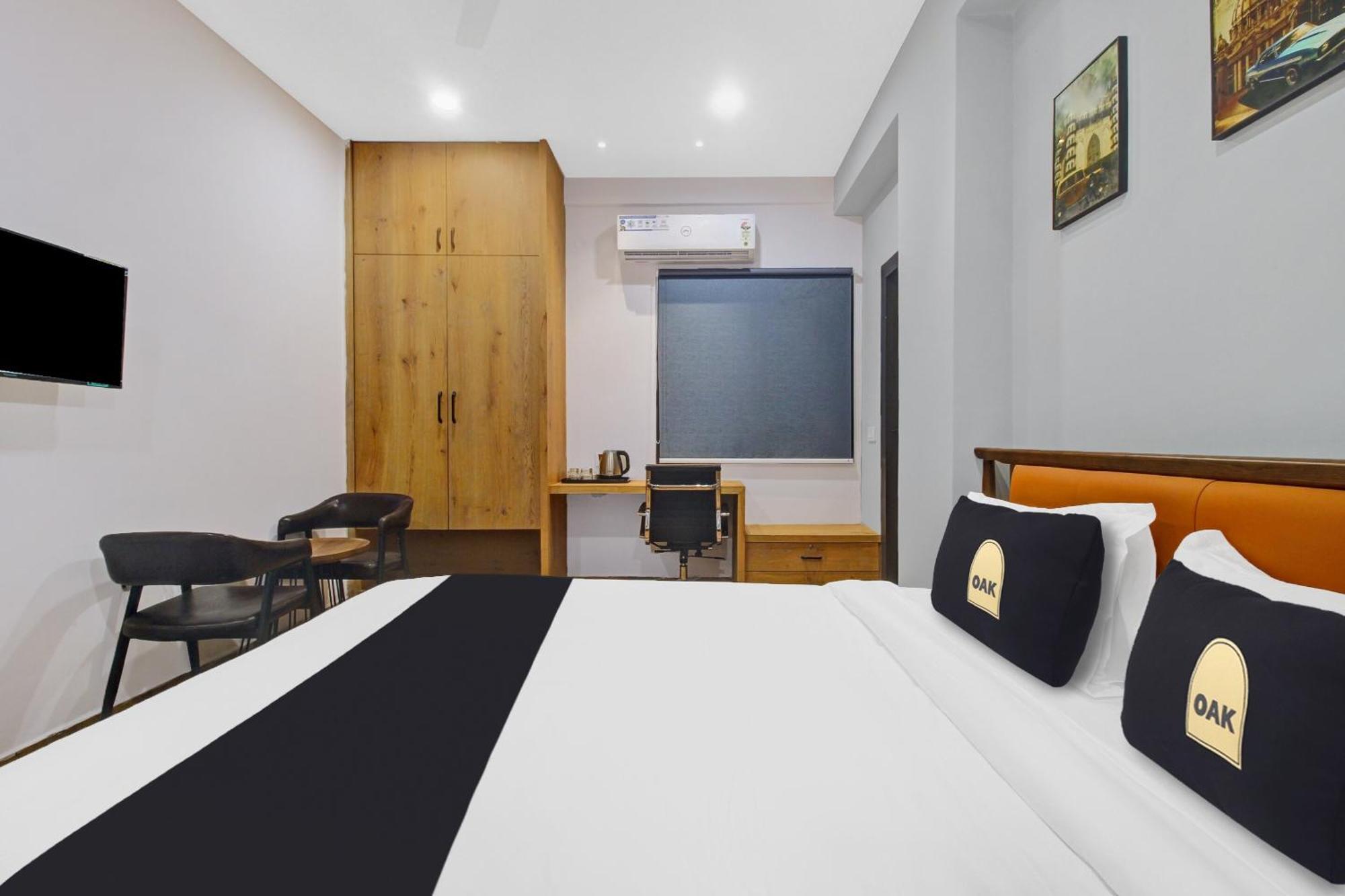 Super Townhouse Oak Hitec City Near Image Hospital حيدر أباد المظهر الخارجي الصورة