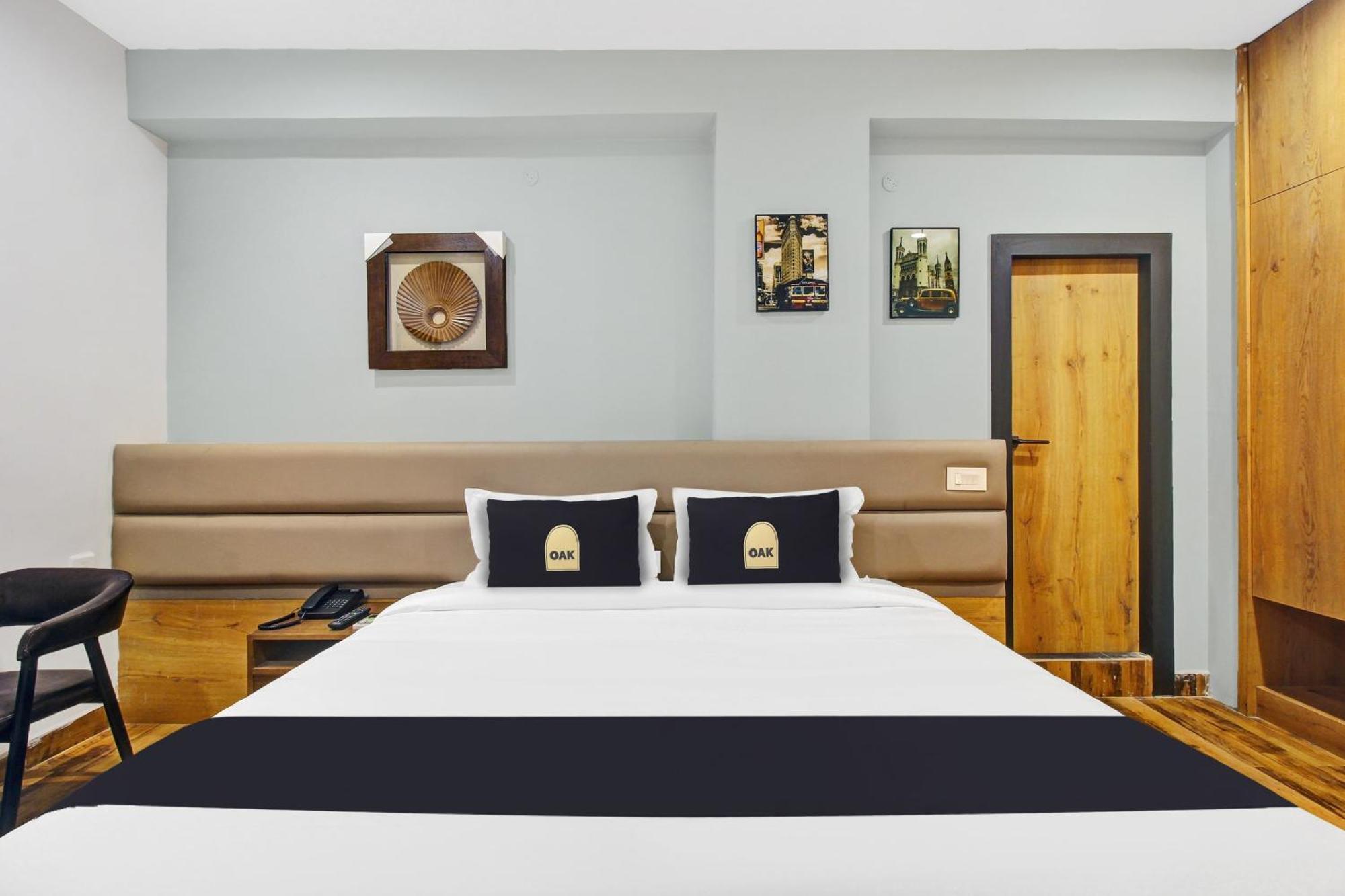 Super Townhouse Oak Hitec City Near Image Hospital حيدر أباد المظهر الخارجي الصورة