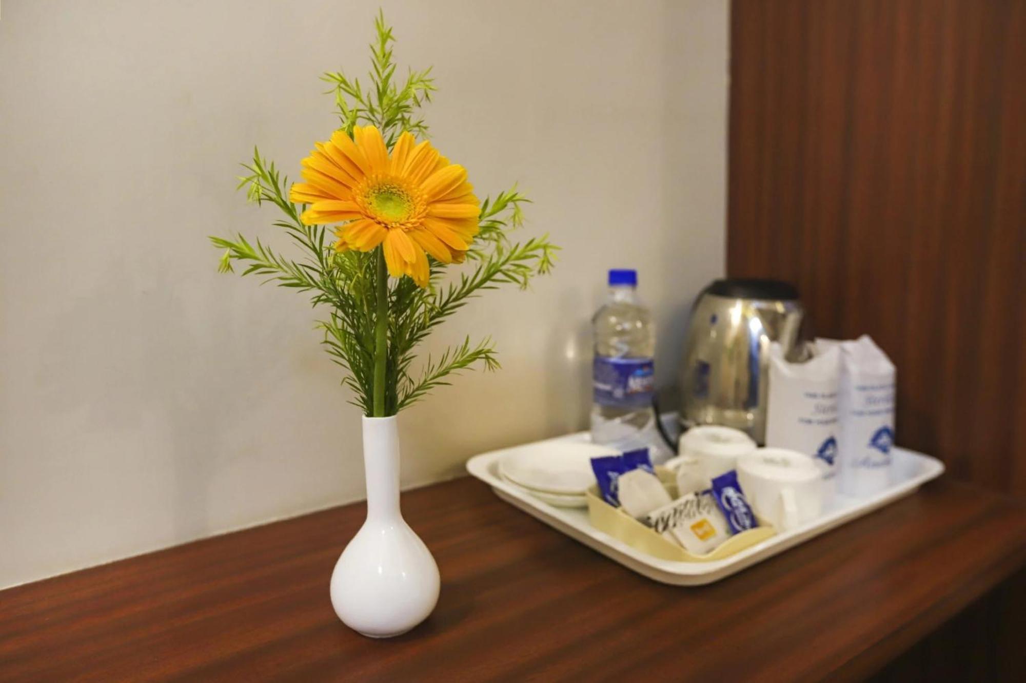 Super Townhouse Oak Hitec City Near Image Hospital حيدر أباد المظهر الخارجي الصورة
