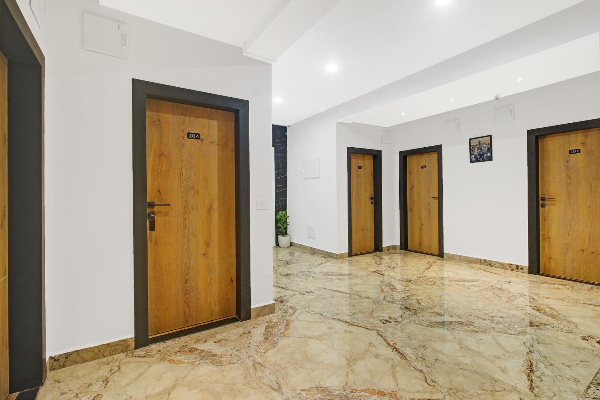 Super Townhouse Oak Hitec City Near Image Hospital حيدر أباد المظهر الخارجي الصورة