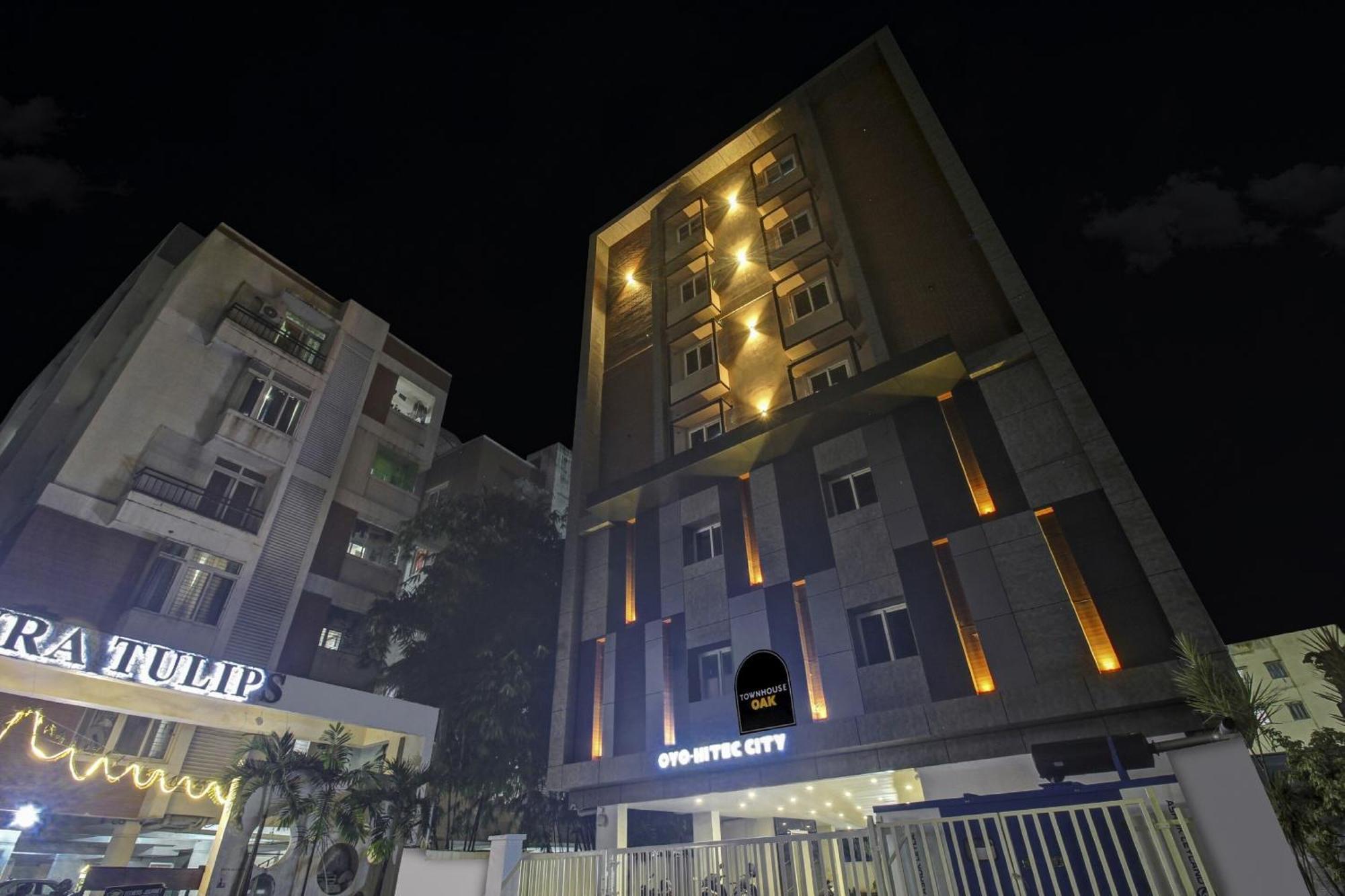 Super Townhouse Oak Hitec City Near Image Hospital حيدر أباد المظهر الخارجي الصورة