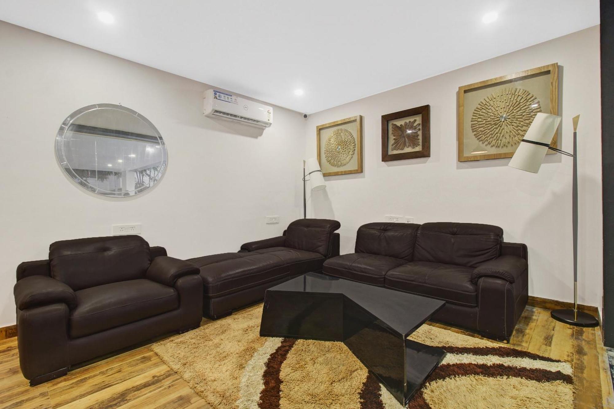 Super Townhouse Oak Hitec City Near Image Hospital حيدر أباد المظهر الخارجي الصورة