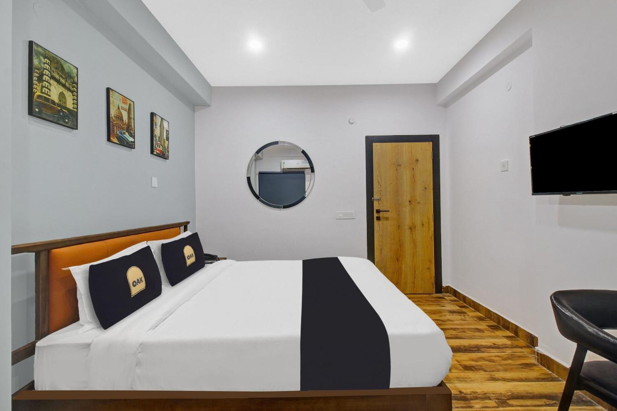 Super Townhouse Oak Hitec City Near Image Hospital حيدر أباد المظهر الخارجي الصورة
